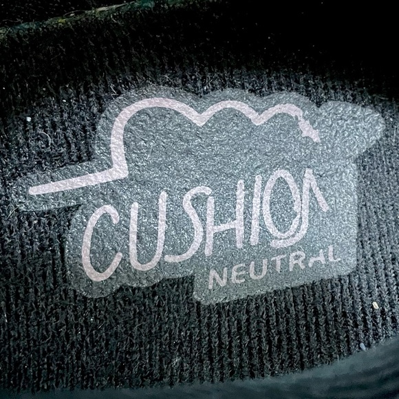 BROOKS Cushion Neutral Signal 3 athletic shoes black - Picture 6 of 10